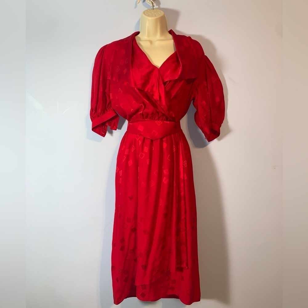 Liz Claiborne sport vintage silk red belted power dress collared triangles 6